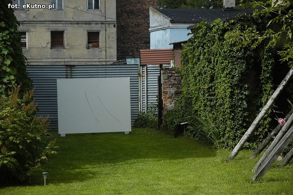 Obrazy. Natura. Obrazy Aleksandry Gieragi na pałacowym dziedzińcu