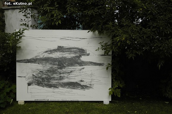 Obrazy. Natura. Obrazy Aleksandry Gieragi na pałacowym dziedzińcu