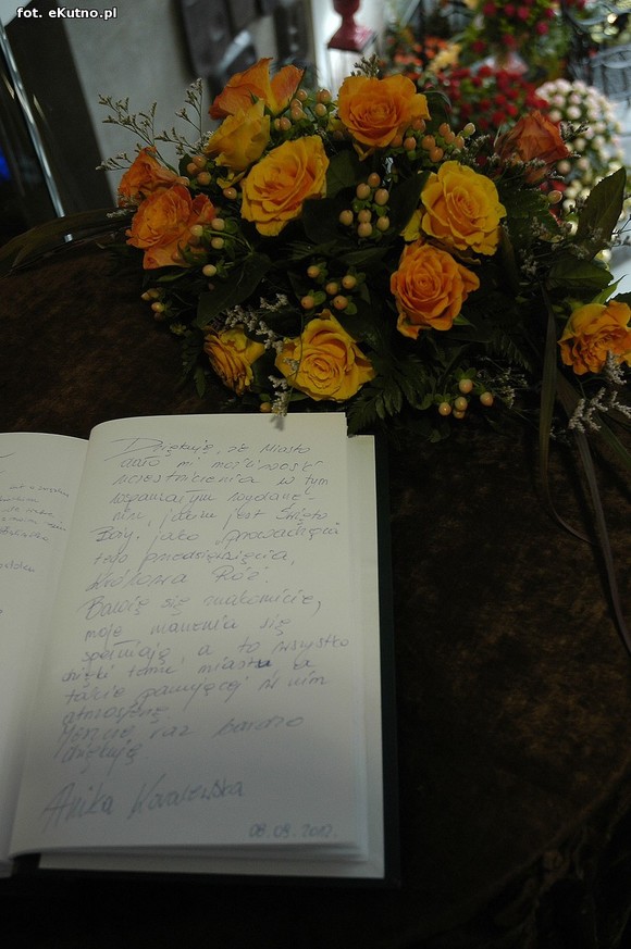 Laureaci konkursu Ach co to był za ślub i Królowa Róż na wystawie