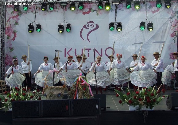 Mazowiecki folklor i beskidzkie skrzypce w niedzielne południe