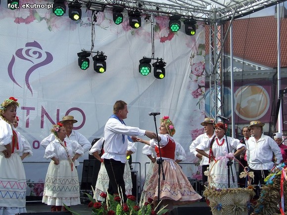 Mazowiecki folklor i beskidzkie skrzypce w niedzielne południe