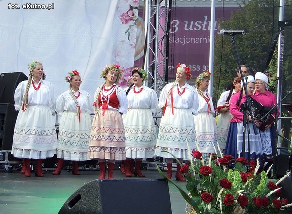 Mazowiecki folklor i beskidzkie skrzypce w niedzielne południe