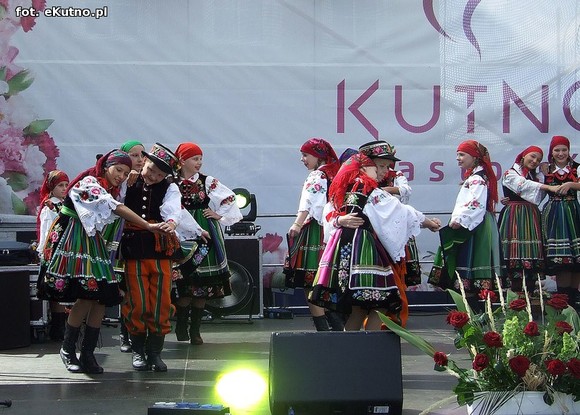 Mazowiecki folklor i beskidzkie skrzypce w niedzielne południe