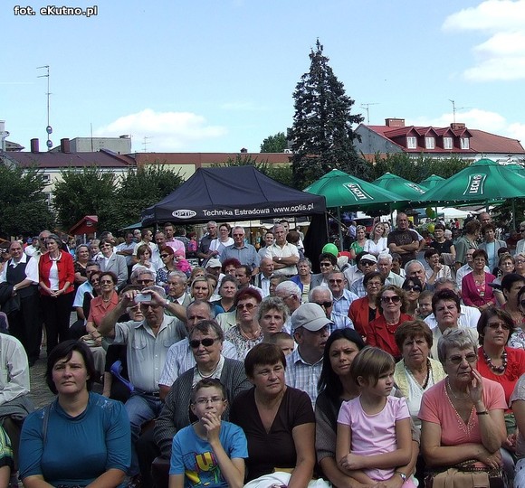 Mazowiecki folklor i beskidzkie skrzypce w niedzielne południe