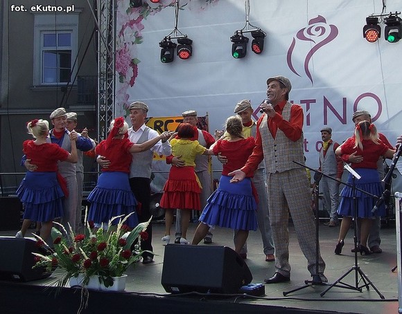 Mazowiecki folklor i beskidzkie skrzypce w niedzielne południe