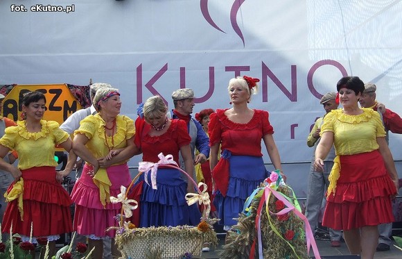 Mazowiecki folklor i beskidzkie skrzypce w niedzielne południe