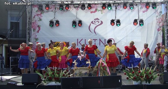 Mazowiecki folklor i beskidzkie skrzypce w niedzielne południe