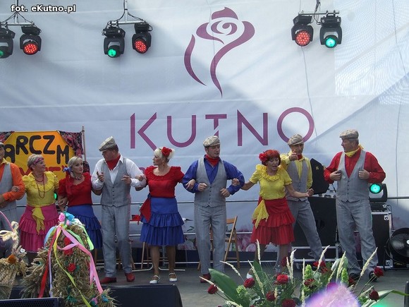 Mazowiecki folklor i beskidzkie skrzypce w niedzielne południe