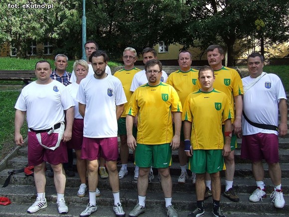 Kutnowskie piłkarzyki. Radni zamiast dyskutować grali w piłkę