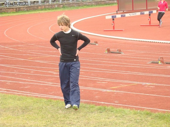 Niespodzianka Kowalskiego i dobry poziom Ewkowskiego. Nasi lekkoatleci w Kielcach