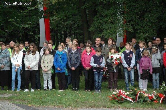 Ziarna padły na ziemię żyzną i plon wydały. Polegli nad Bzurą są w naszych sercach