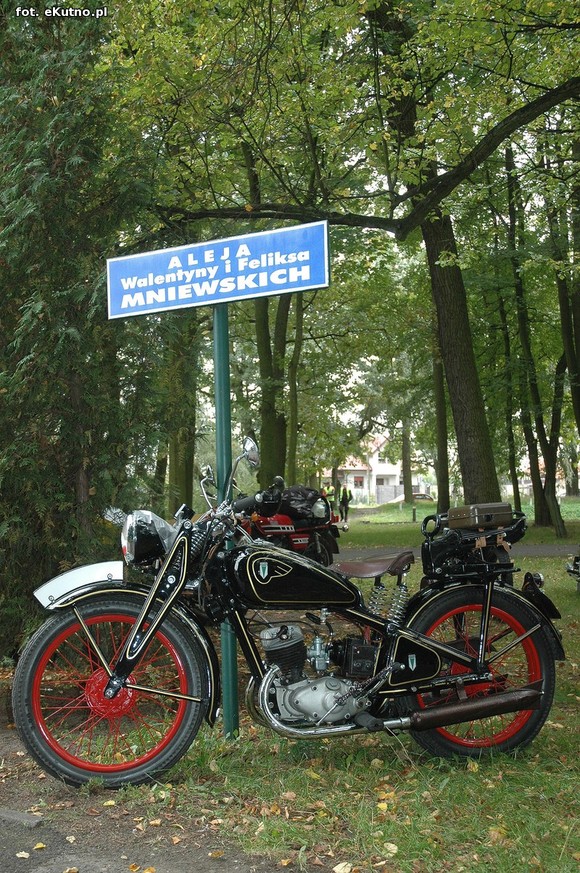Ziarna padły na ziemię żyzną i plon wydały. Polegli nad Bzurą są w naszych sercach