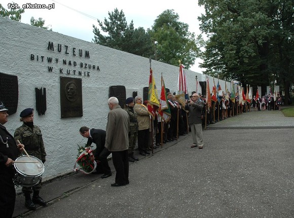 Ziarna padły na ziemię żyzną i plon wydały. Polegli nad Bzurą są w naszych sercach