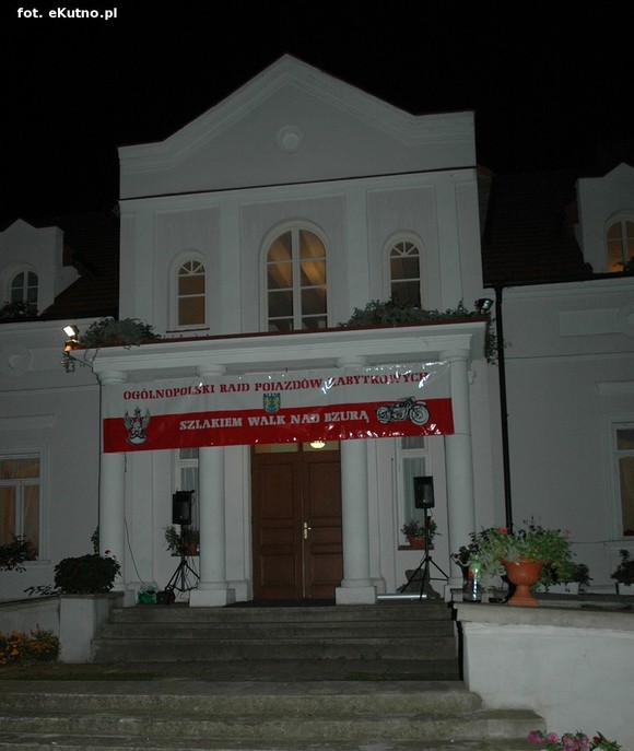 Najwolniejsza jazda motocyklem, strzały i sprawdzian wiedzy o Bitwie nad Bzurą. Drugi dzień Rajdu