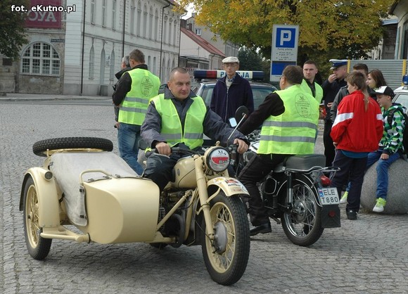 Najwolniejsza jazda motocyklem, strzały i sprawdzian wiedzy o Bitwie nad Bzurą. Drugi dzień Rajdu