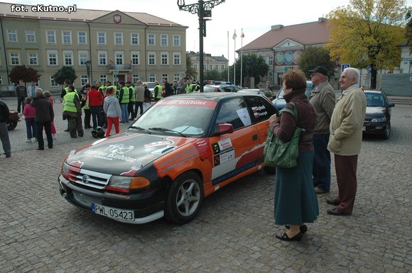 Najwolniejsza jazda motocyklem, strzały i sprawdzian wiedzy o Bitwie nad Bzurą. Drugi dzień Rajdu