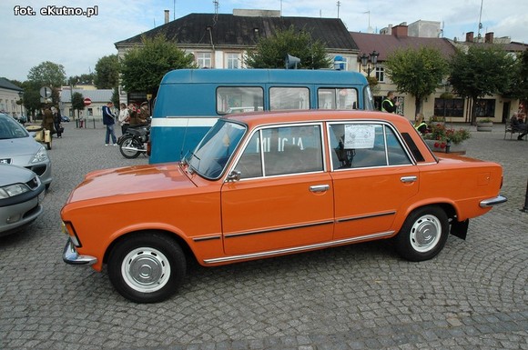 Najwolniejsza jazda motocyklem, strzały i sprawdzian wiedzy o Bitwie nad Bzurą. Drugi dzień Rajdu