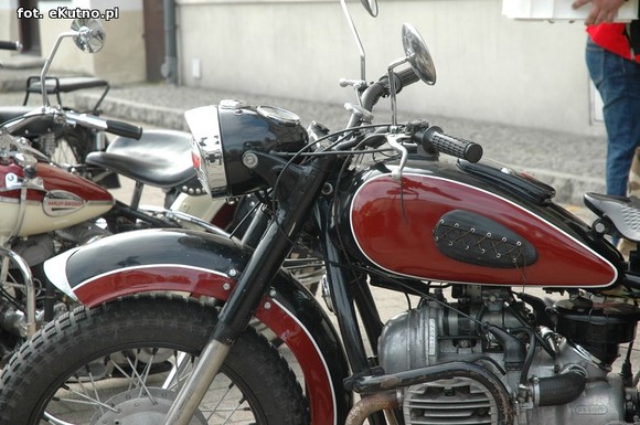 Najwolniejsza jazda motocyklem, strzały i sprawdzian wiedzy o Bitwie nad Bzurą. Drugi dzień Rajdu