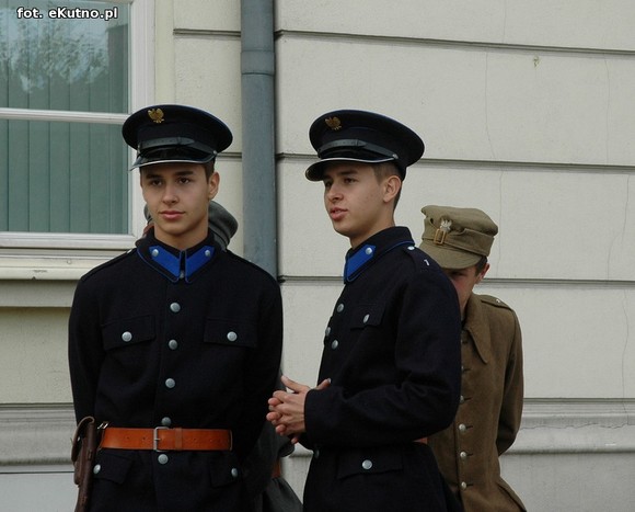 Najwolniejsza jazda motocyklem, strzały i sprawdzian wiedzy o Bitwie nad Bzurą. Drugi dzień Rajdu