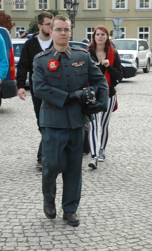 Najwolniejsza jazda motocyklem, strzały i sprawdzian wiedzy o Bitwie nad Bzurą. Drugi dzień Rajdu