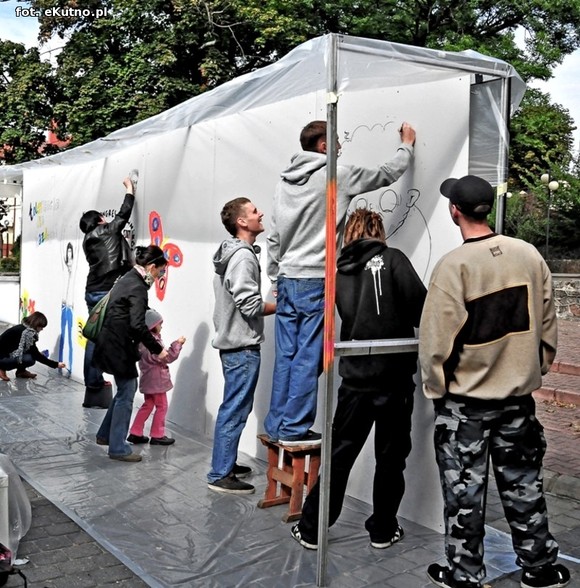 Pod patronatem eKutno.pl: Dziś Fabryka książek dla dzieci, warsztaty i debata o kulturze