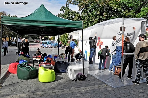 Pod patronatem eKutno.pl: Dziś Fabryka książek dla dzieci, warsztaty i debata o kulturze