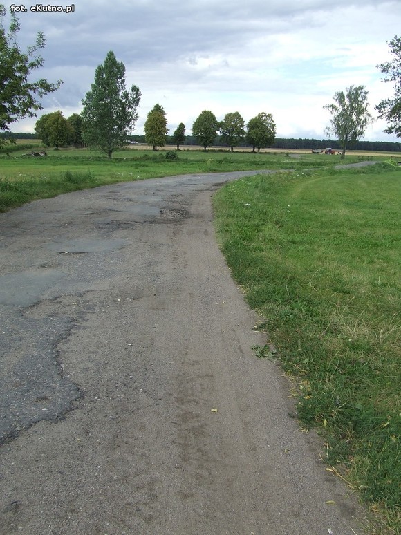 Inwestycje drogowe w gminie Krośniewice. Fatalna droga w Szubinie doczeka się modernizacji