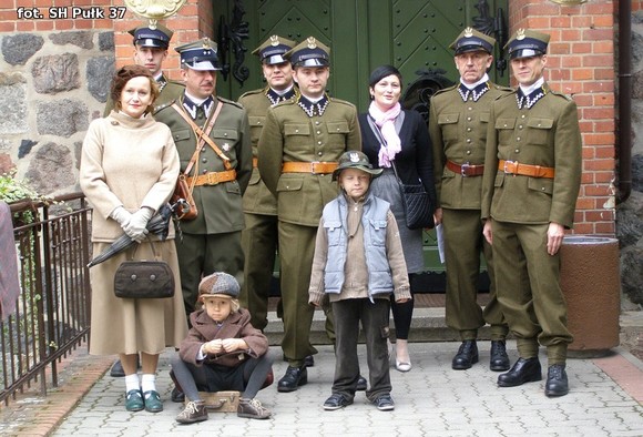 Stowarzyszenie Historyczne Pułk 37 na V pikniku przy bunkrze