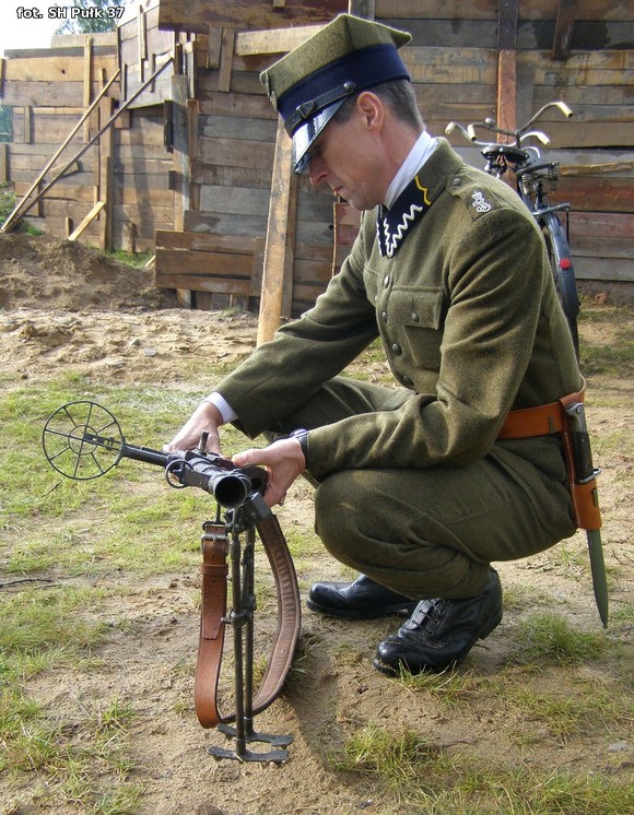Stowarzyszenie Historyczne Pułk 37 na V pikniku przy bunkrze