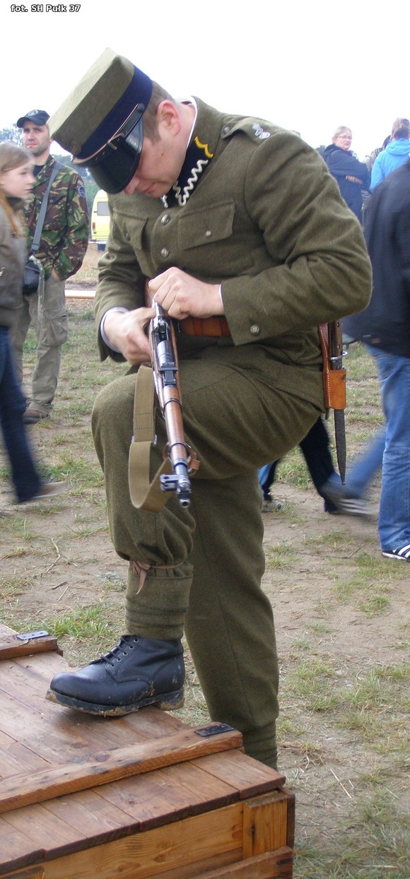 Stowarzyszenie Historyczne Pułk 37 na V pikniku przy bunkrze