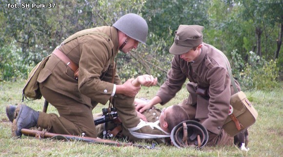 Stowarzyszenie Historyczne Pułk 37 na V pikniku przy bunkrze