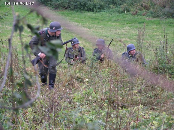Stowarzyszenie Historyczne Pułk 37 na V pikniku przy bunkrze