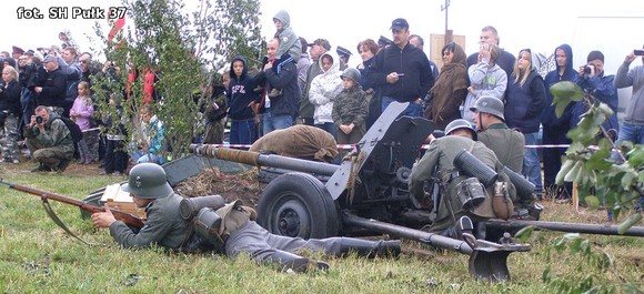 Stowarzyszenie Historyczne Pułk 37 na V pikniku przy bunkrze