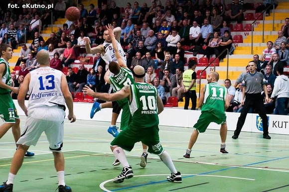 Nasi koszykarze wygrali ze Zniczem Pruszków. AZS WSGK POLFARMEX Kutno do przodu!