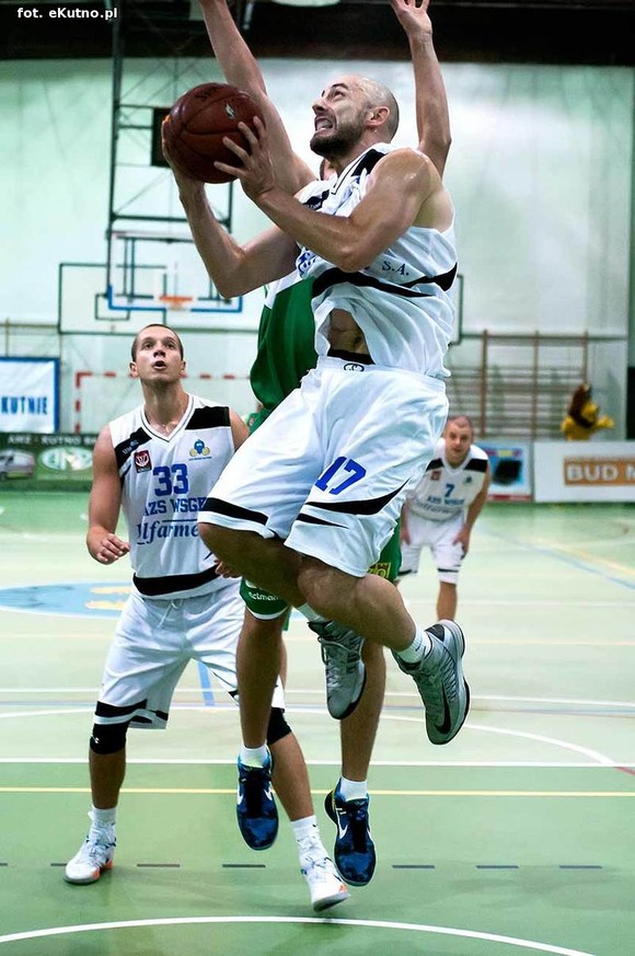 Nasi koszykarze wygrali ze Zniczem Pruszków. AZS WSGK POLFARMEX Kutno do przodu!