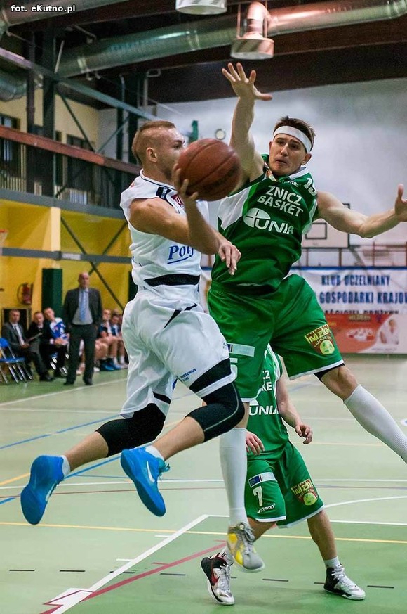 Nasi koszykarze wygrali ze Zniczem Pruszków. AZS WSGK POLFARMEX Kutno do przodu!