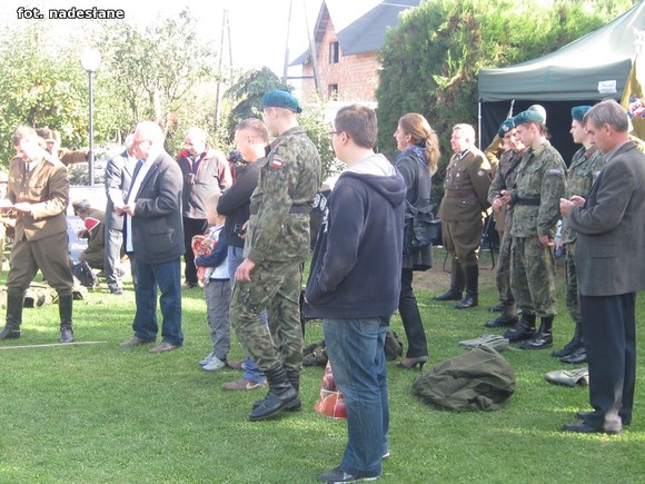 Reminiscencje: Wojska nie da się nie kochać. Stowarzyszenie Clonovia w Lipcach Reymontowskich