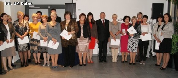 Święto Edukacji Narodowej. Nauczyciele dostali po 2500 zł od prezydenta Kutna