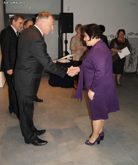 Święto Edukacji Narodowej. Nauczyciele dostali po 2500 zł od prezydenta Kutna