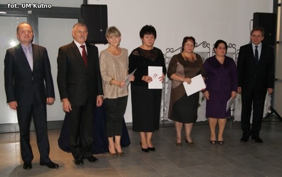 Święto Edukacji Narodowej. Nauczyciele dostali po 2500 zł od prezydenta Kutna