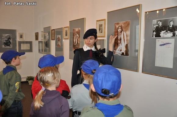 Kutnowska skautka z roku 1916 w Pałacu Saskim