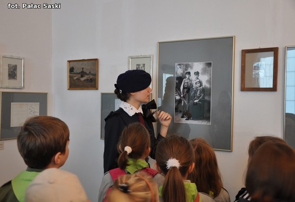 Kutnowska skautka z roku 1916 w Pałacu Saskim