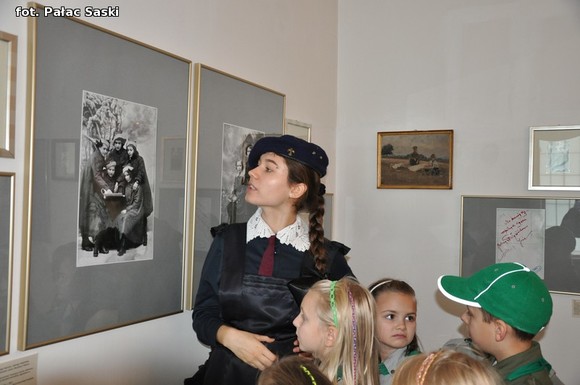 Kutnowska skautka z roku 1916 w Pałacu Saskim