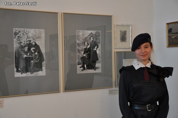 Kutnowska skautka z roku 1916 w Pałacu Saskim