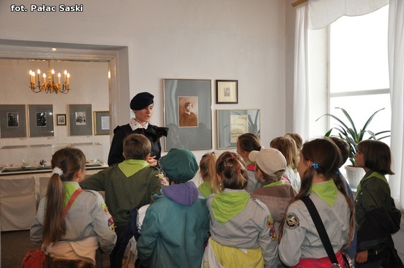 Kutnowska skautka z roku 1916 w Pałacu Saskim