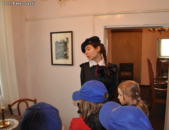 Kutnowska skautka z roku 1916 w Pałacu Saskim