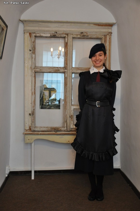 Kutnowska skautka z roku 1916 w Pałacu Saskim