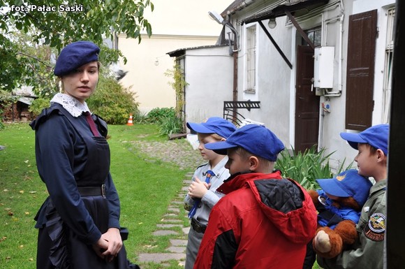 Kutnowska skautka z roku 1916 w Pałacu Saskim