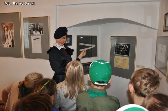 Kutnowska skautka z roku 1916 w Pałacu Saskim