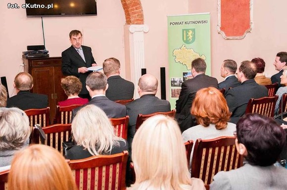 Starosta wręczyła nagrody dla nauczycieli